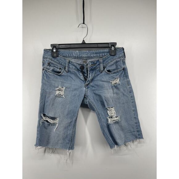 B Bullhead Size 1 Long Short Distressed Light Wash Denim Jean Bermuda Shorts - Picture 2 of 12